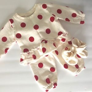 Cutest Peek Sweatsuit with Zutano Booties